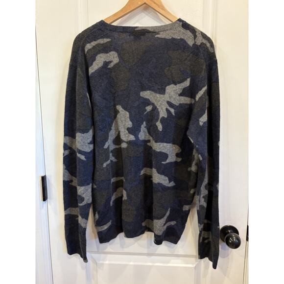 Amicale Women's Cashmere Sweater Blue Camo Long Sleeve Size Large - Picture 5 of 6